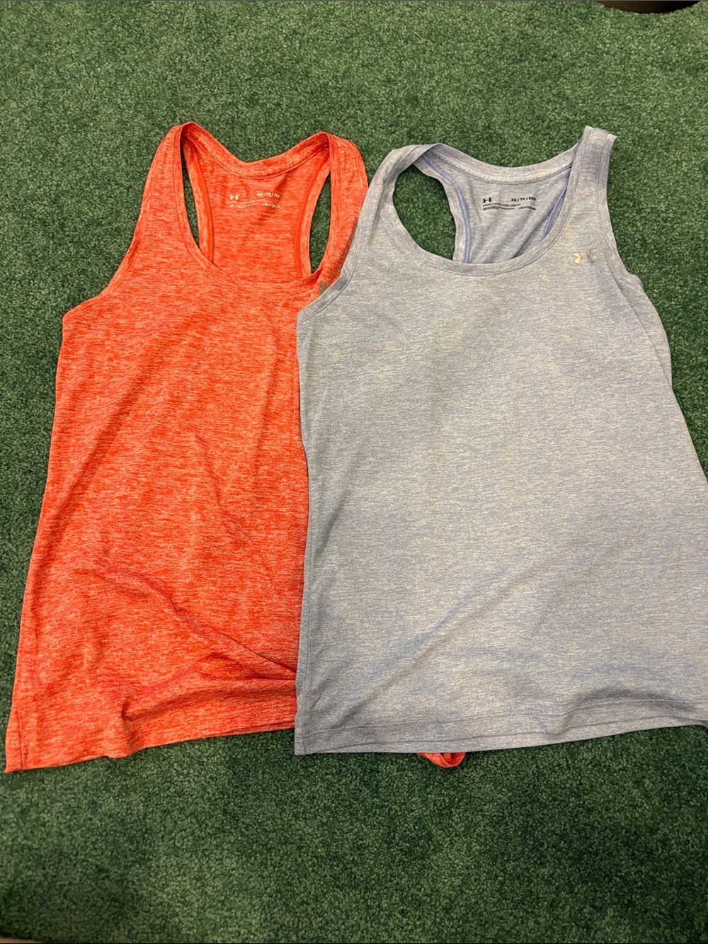 Under Armour HeatGear‎ XS Women Tank Bundle Loose Fit Red Pink & Periwinkle